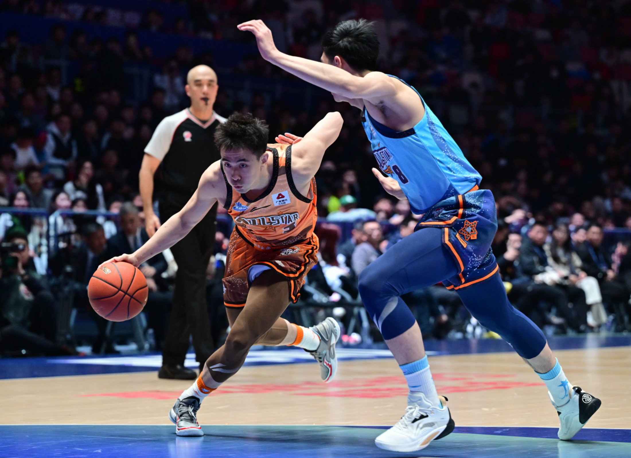 关于赛地聚焦：CBA季后赛清晨热度飙升，本菲卡调整名单，态度坚定，轮换策略成焦点的信息