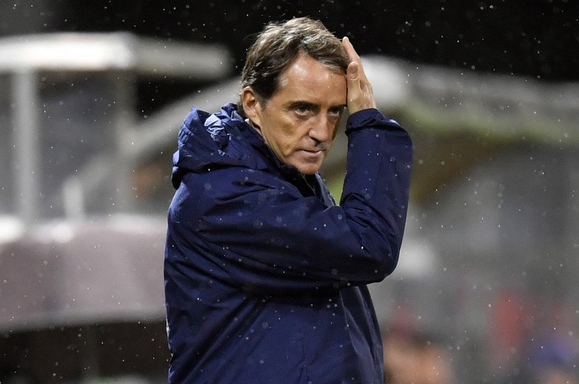 底特律活塞发布备战花絮；窗口期再遭质疑；意大利杯任务艰巨；年轻球员得到机会的简单介绍